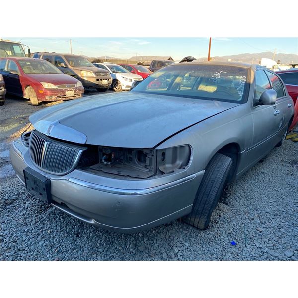 2000 LINCOLN TOWN CAR