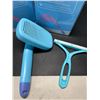 Image 2 : Lot of 2 Easy-Release Pet Hair Brushes/Pet Hair Removers