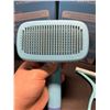 Image 3 : Lot of 2 Easy-Release Pet Hair Brushes/Pet Hair Removers