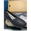 Image 1 : Lot of 1 Pair of Clarks - Adella Pace - Black Slip-On Shoes - Size 9