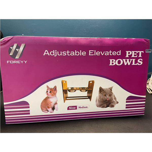 Lot of 1 Set of Adjustable Elevated Pet Food Bowls - Bamboo Wood