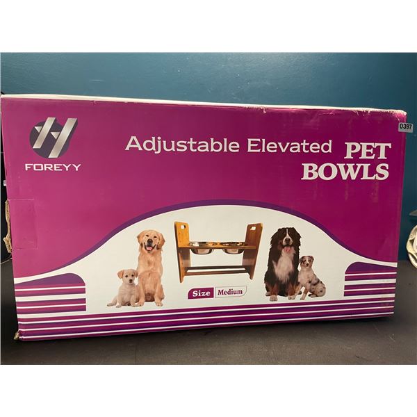 Lot of 1 Set of Adjustable Elevated Pet Food Bowls - Bamboo Wood