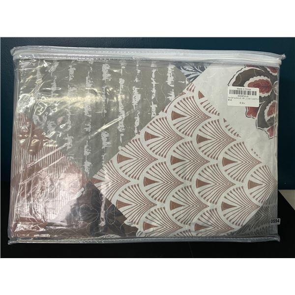 Lot of 1 Brindille King Size Quilt/Bedding Set - Patchwork Design - All Season