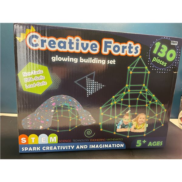 Lot of 1 Creative Forts - Glow-In-The-Dark Fort STEM Toy Building Set - 130PCS