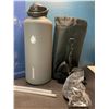 Image 2 : Lot of 1 Sendestar Double Wall Stainless Steel Insulated Water Bottle - 87oz(2.5L) - Gray