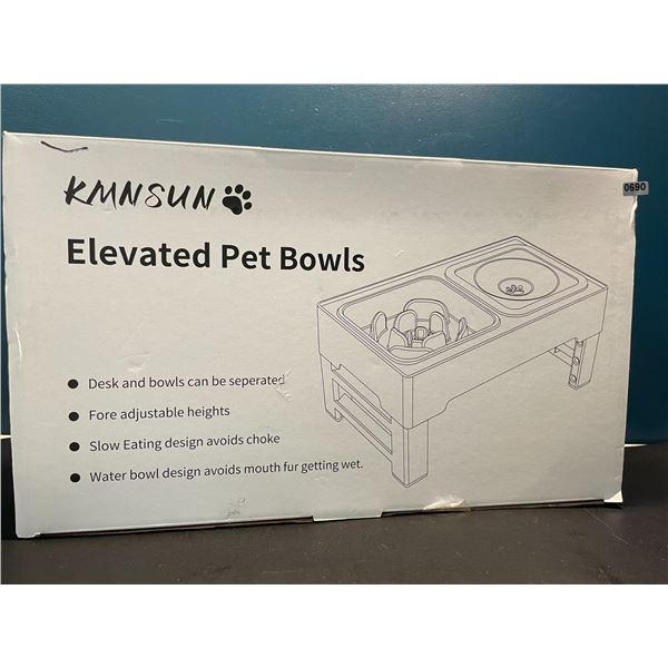 Lot of 1 Set of Elevated Pet Food Bowls