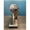 Image 2 : Lot of 1 Dyson Handheld Vacuum w/ Battery - Used