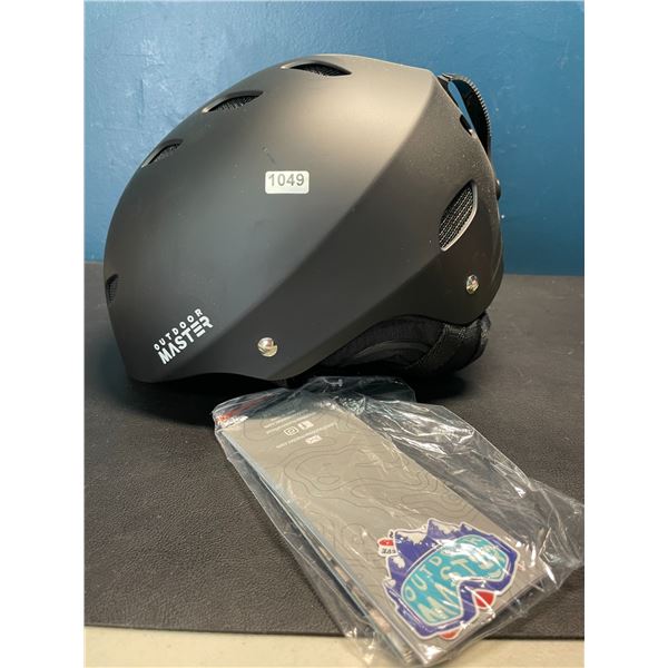 Lot of 1 Outdoor Master Helmet