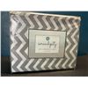 Image 2 : Lot of 1 Serendipity Full Size Sheet Set - Grey Chevron Design