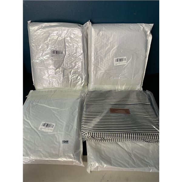 Lot of 4 Insulated Lunch Bags