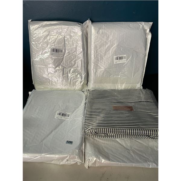 Lot of 4 Insulated Lunch Bags