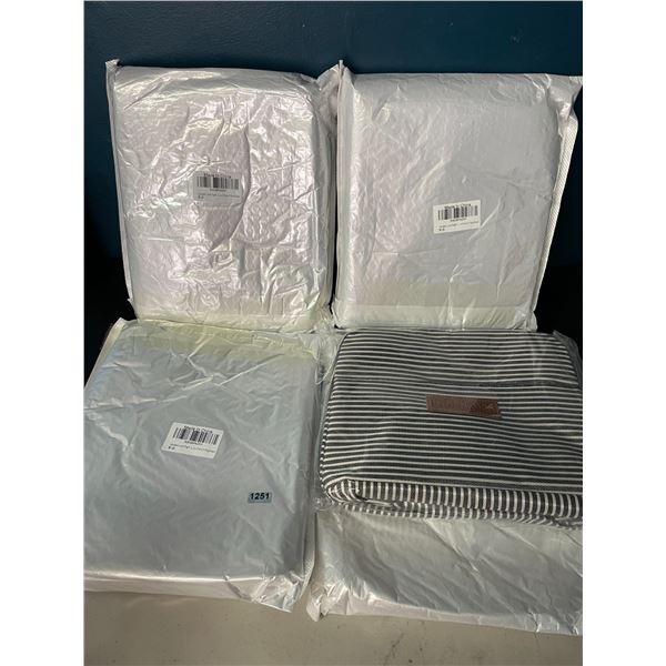 Lot of 4 Insulated Lunch Bags