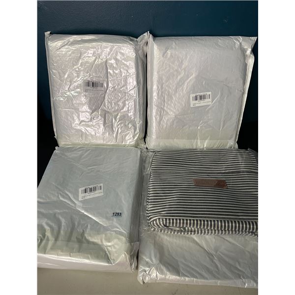 Lot of 4 Insulated Lunch Bags