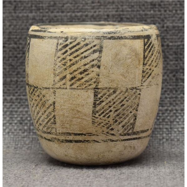 ANASAZI INDIAN POTTERY VASE