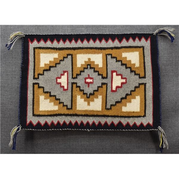 NAVAJO INDIAN TEXTILE