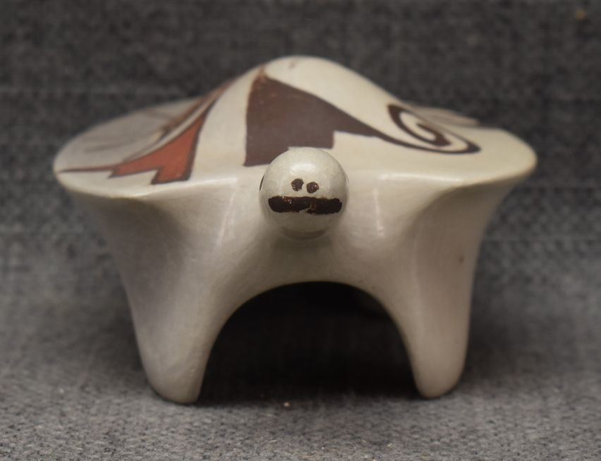 HOPI INDIAN POTTERY TURTLE