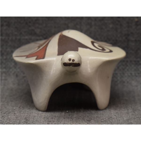 HOPI INDIAN POTTERY TURTLE