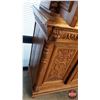 Image 11 : Oak Renaissance Book Case - Lovely Stain Glass Doors - Unique Hardware - c/w Key (2 Piece) (81"H x 4