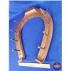 Image 2 : Wood Décor Wall Mount Horse Shoe Coat/Hat Rack (22"H x 17"W x 2"D) (SEE PICS!)