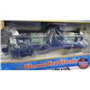 Image 4 : Atlas 8,000 Gallon Tank Car "Imperial Oil Marvelube " Road #3364 Limited Edition (O Gauge - 1/4 Scal