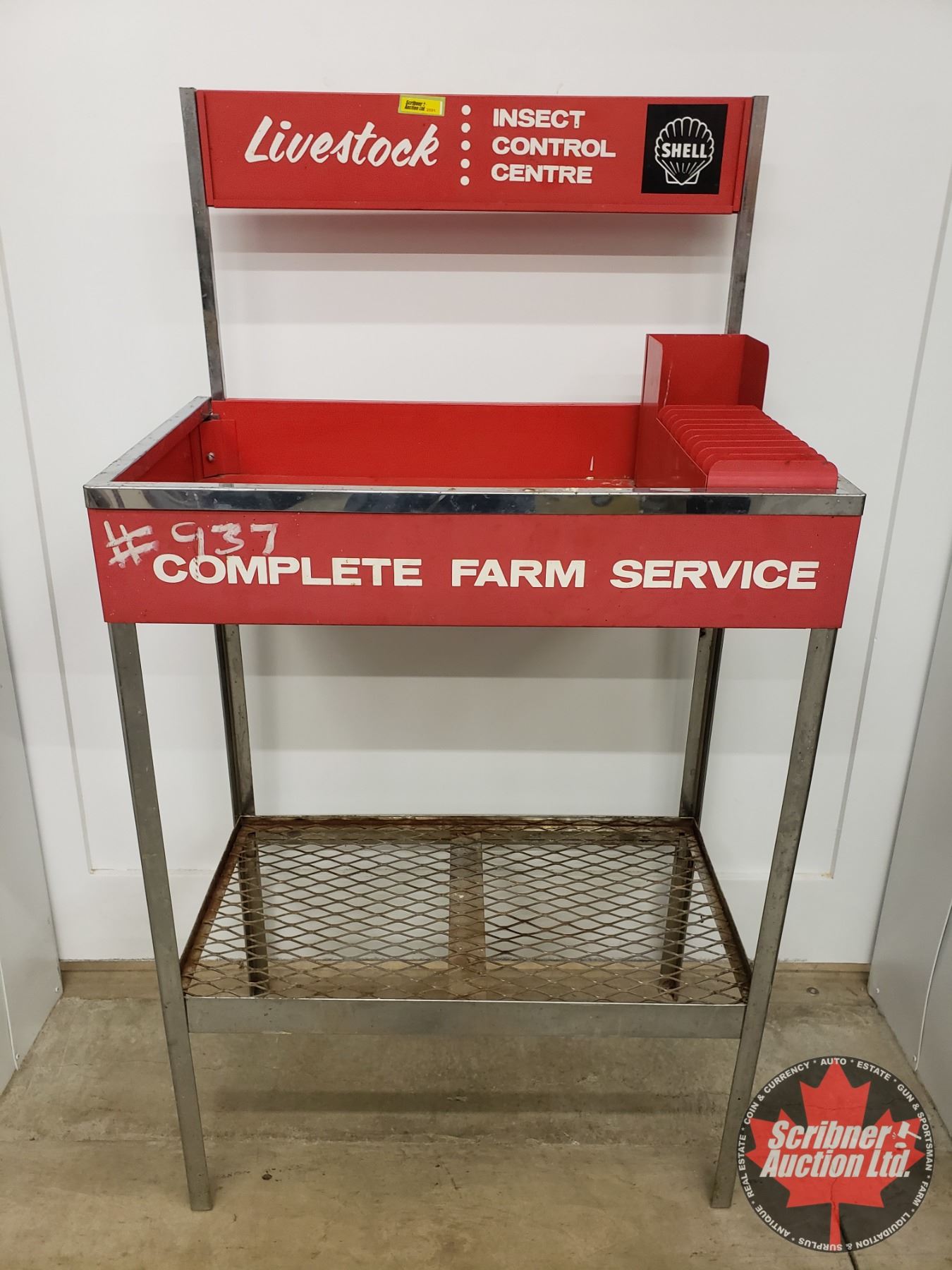 Shell Metal Store Rack