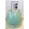Image 1 : VNTG LADY SCHICK HAIR DRYER & SALON PEDICURE KIT