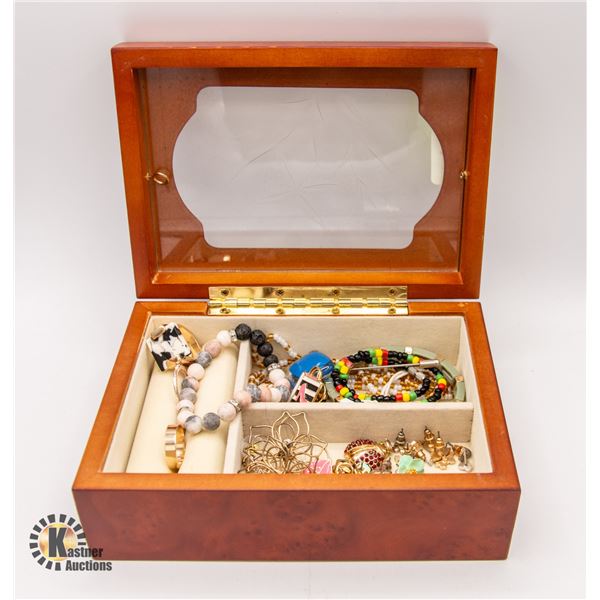 JEWELLERY BOX WITH ETCHED GLASS TOP WITH