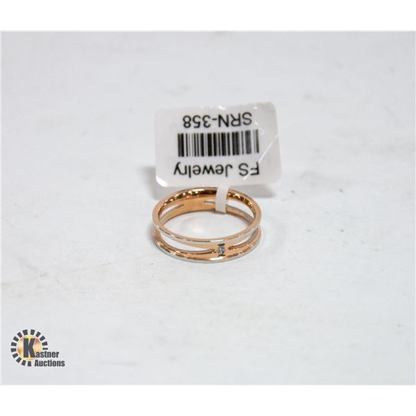 SIZE 7 DUAL BAND SINGLE STONE STAINLESS