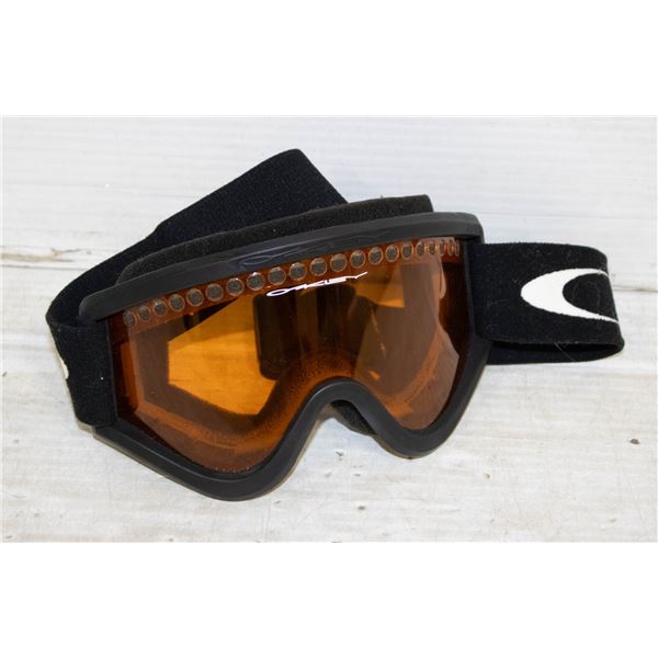 OAKLEY SNOWBOARD/SKI GOGGLES
