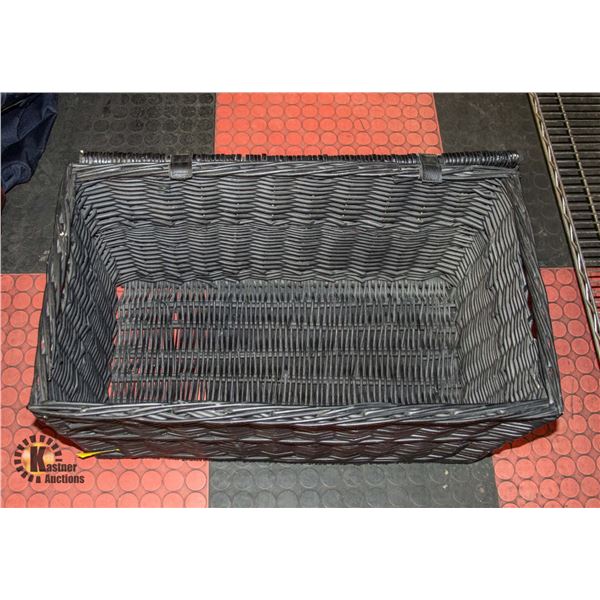 ESTATE RATTAN BLANKET TRUNK