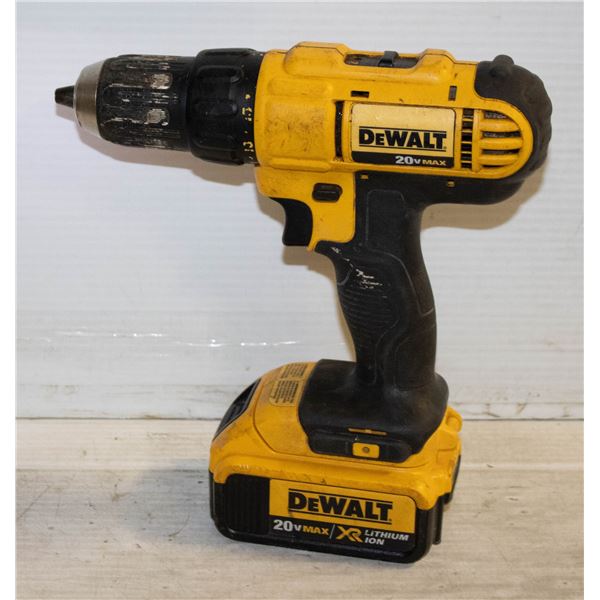 DEWALT 1/2  DRILL DRIVER & FULLY CHARGED BATTERY