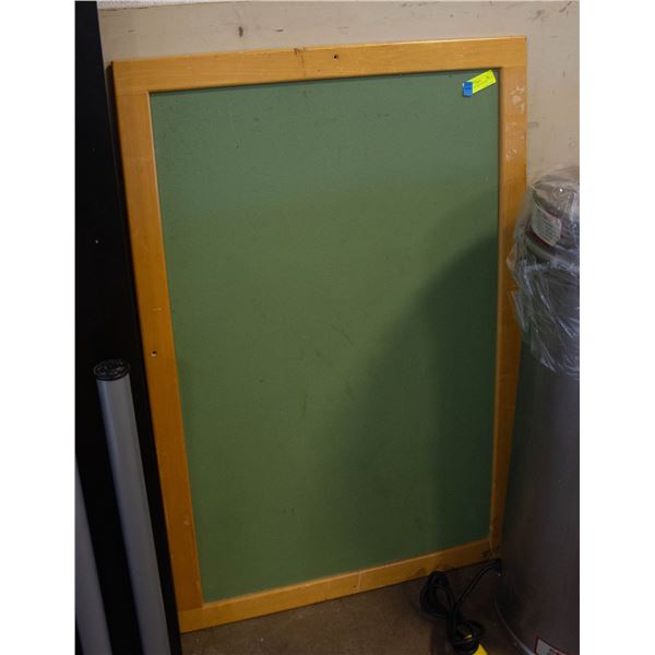 3X4 PIN UP BOARD ON TACS