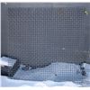Image 1 : HIGH CARBON STEEL SCREEN 38" X 38"