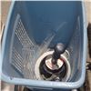 Image 4 : RIGID SHOP VAC, BOOT CLEANING BRUSH, HAMPER WITH CONTENT