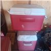 Image 1 : 2 MEDIUM RUBBERMAID COOLERS