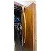 Image 10 : ENTRY CLOSET CONTENT