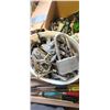 Image 10 : BOX OF ASSORTED TOOLS, POCKET KNIVES, AND MISC