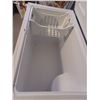 Image 3 : WOODS 14 CU FT CHEST FREEZER, WORKING