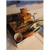 Image 4 : ASSORTED GARDENING ITEMS