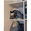 Image 5 : COMPLETE CONTENT OF BEDROOM CLOSET