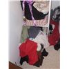Image 8 : COMPLETE CONTENT OF BEDROOM CLOSET