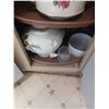 Image 11 : CONTENTS OF 2 LAZY SUSANS AND CABINET UNDER SINK