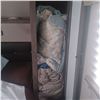 Image 4 : ALL CONTENTS OF CUPBOARDS, BATH ROOM AND BEDROOM LINENS OF THE RV LOT 800