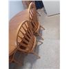 Image 3 : OAK  DINING ROOM TABLE C/W LEAF AND 4 CHAIRS