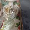 Image 2 : 2 VINTAGE OIL LAMPS WITHOUT GLASS MANTELS