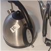 Image 2 : ELECTRIC TEA POT (NO CORD) AND WORKING ELECTRIC COFFE PURCULATOR