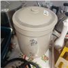 Image 1 : 2 GALLON CROCK POT C/W LID EXCELLENT CONDITION NO CRACKS