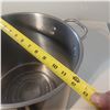 Image 3 : LARGE STAINLESS POT C/W LID