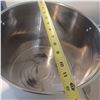 Image 2 : LARGE STAINLESS POT C/W LID APPROX 20 LTR