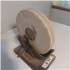Image 2 : ANTIQUE GRINDING STONE